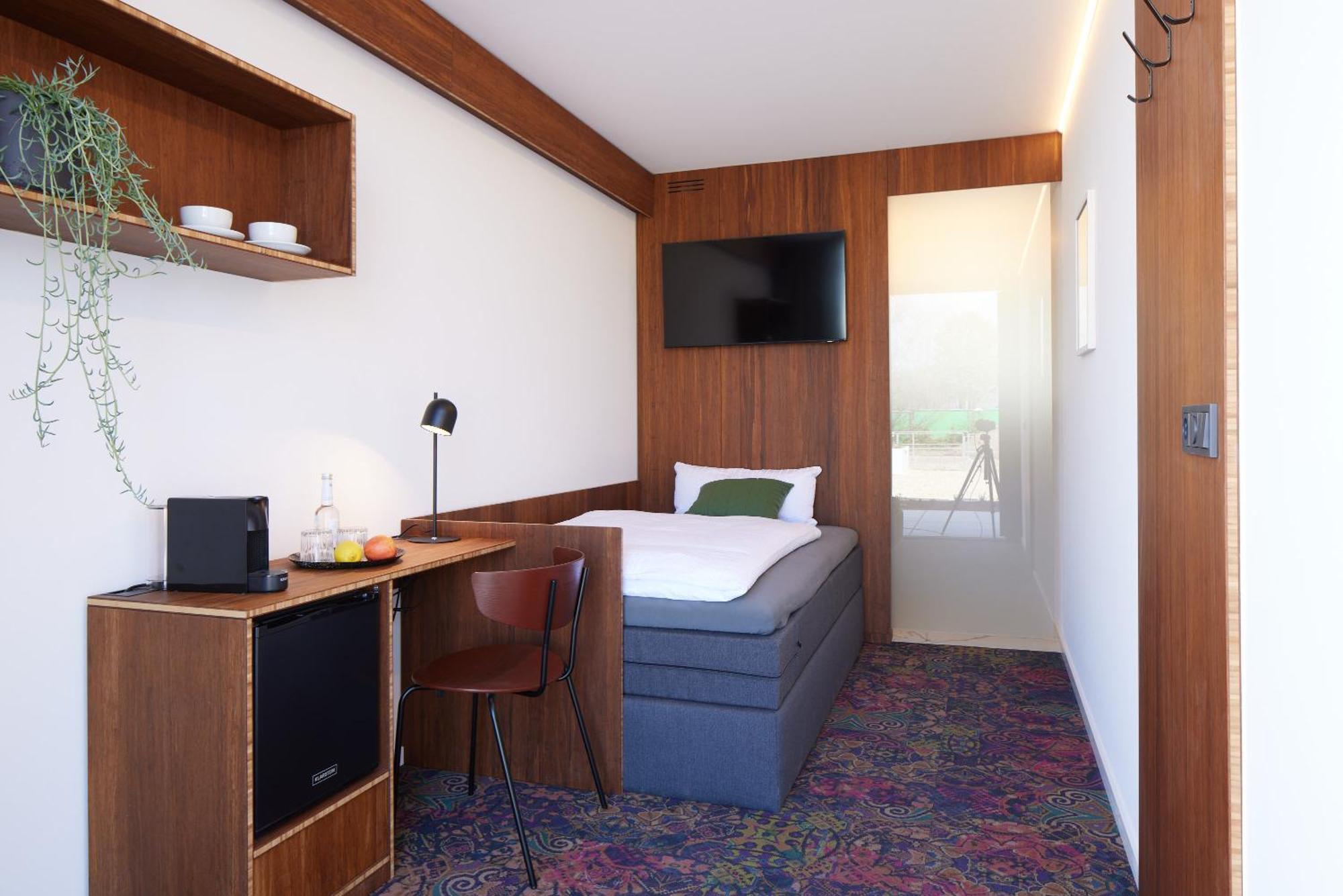 Tin Inn - Hueckelhoven - Das Hotel Aus Hochwertig Ausgebauten Ueberseecontainern Экстерьер фото