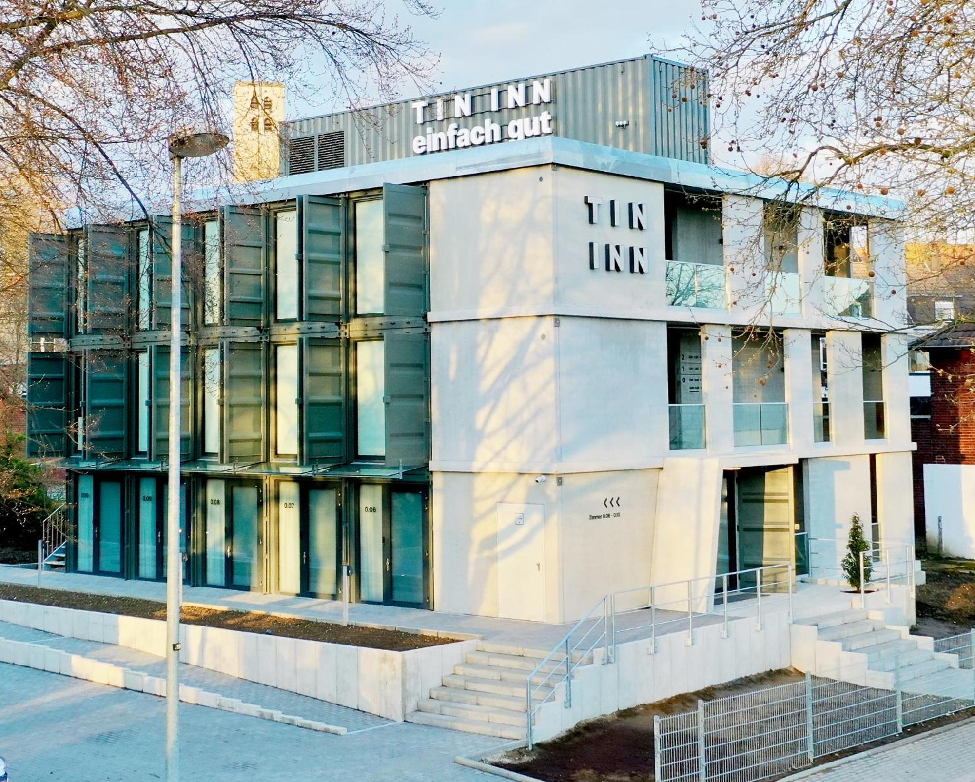 Tin Inn - Hueckelhoven - Das Hotel Aus Hochwertig Ausgebauten Ueberseecontainern Экстерьер фото